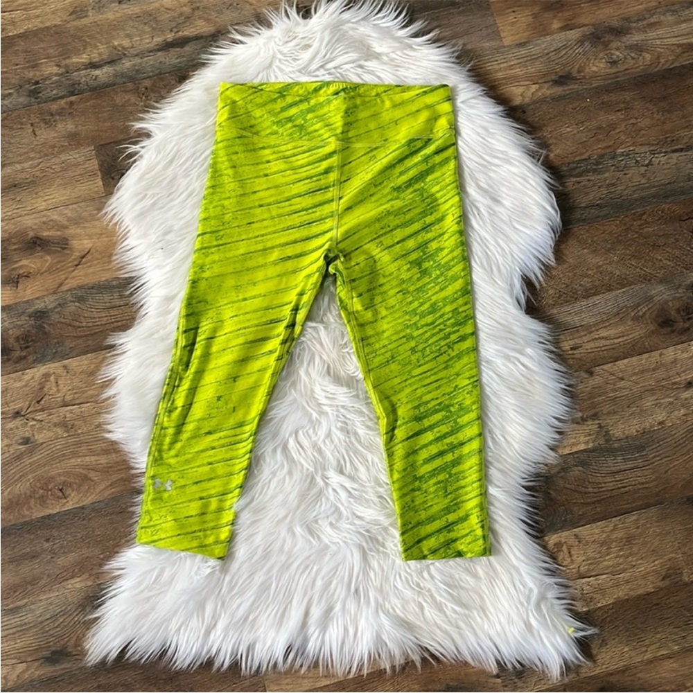 Under Armour women's green yellow
compression capris size medium